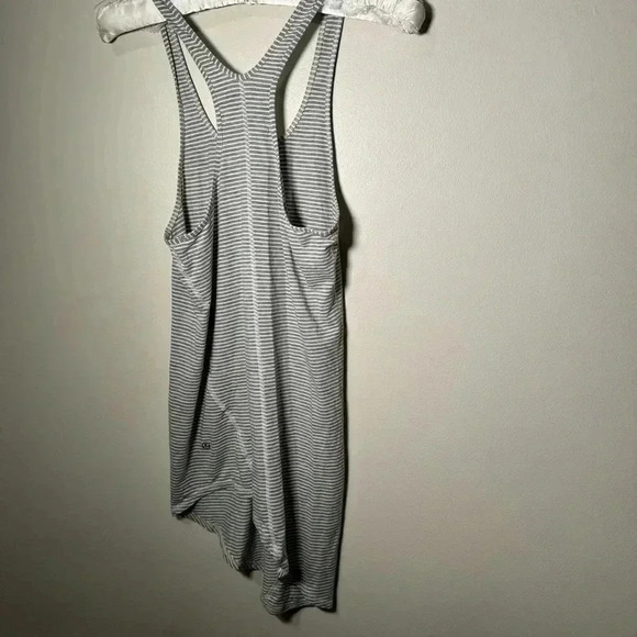 Lululemon Torque Tank Hyper  Stripe Heathered Medium Grey Ghost 4 - Picture 8 of 9